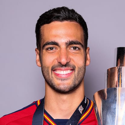 ROTTERDAM, NETHERLANDS - JUNE 18: Mikel Merino of Spain poses for a photograph with the UEFA Nations League Trophy during the UEFA Nations League 2022/23 at De Kuip on June 18, 2023 in Rotterdam, Netherlands. (Photo by Dean Mouhtaropoulos - UEFA/UEFA via Getty Images)