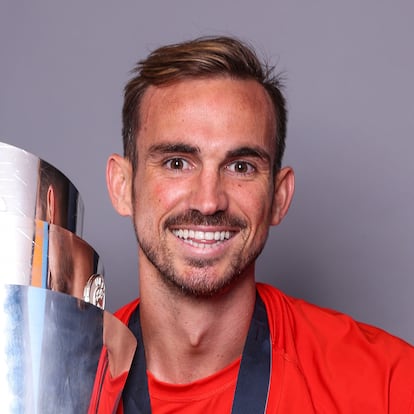 ROTTERDAM, NETHERLANDS - JUNE 18: Fabian Ruiz of Spain poses for a photograph with the UEFA Nations League Trophy during the UEFA Nations League 2022/23 at De Kuip on June 18, 2023 in Rotterdam, Netherlands. (Photo by Dean Mouhtaropoulos - UEFA/UEFA via Getty Images)