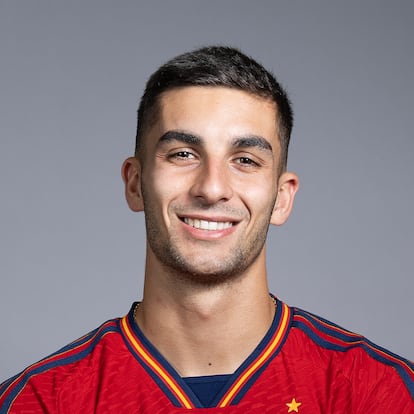 DOHA, QATAR - NOVEMBER 18: Ferran Torres of Spain poses during the official FIFA World Cup Qatar 2022 portrait session on November 18, 2022 in Doha, Qatar. (Photo by Alex Caparros - FIFA/FIFA via Getty Images)