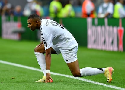 Kylian Mbappé del Real Madrid, durante el partido.