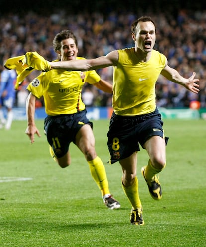 Iniesta celebra junto a Bojan el gol marcado ante el Chelsea en 2009 para pasar a la final de la Champions.